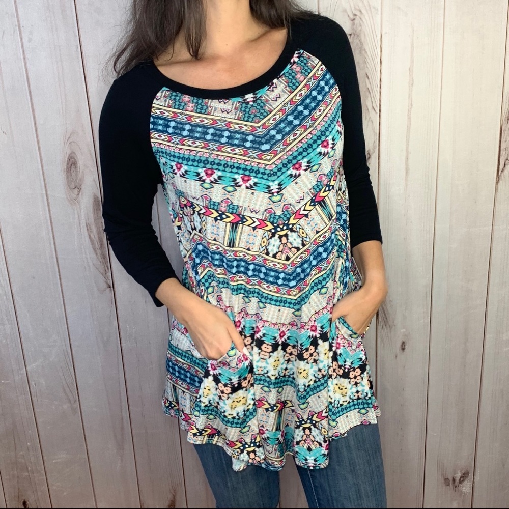 Tribal print raglan top - Picture 3 of 8